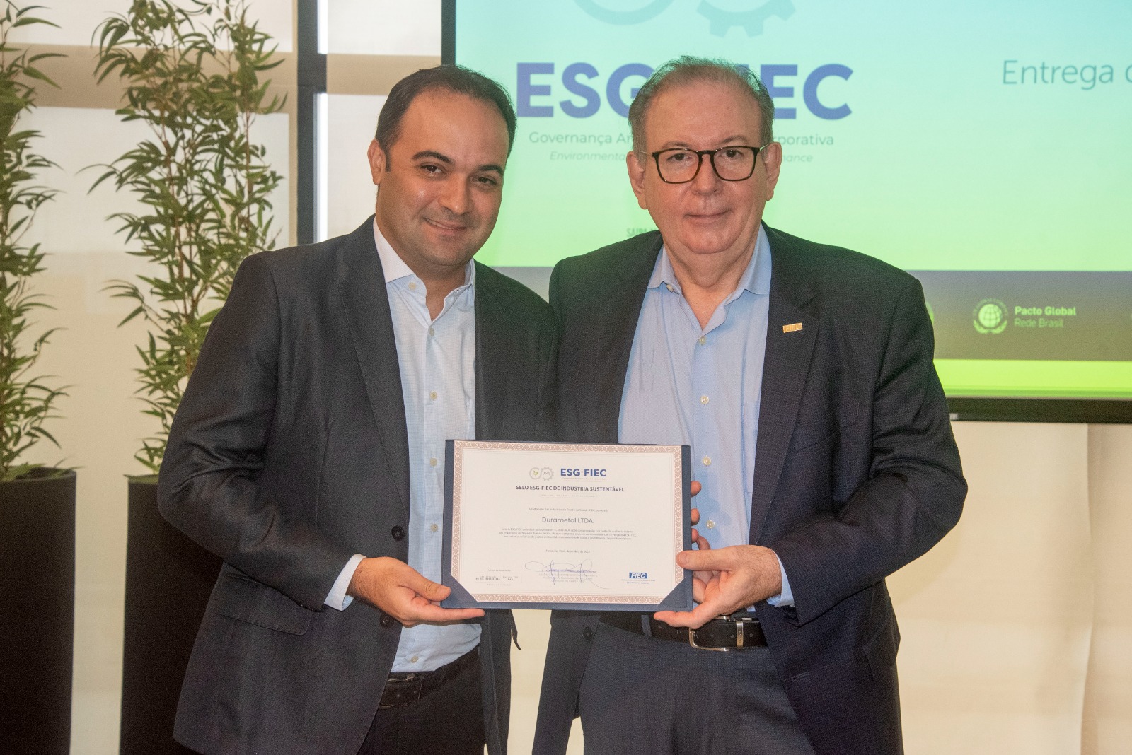 Ricardo Cavalcante entrega Selo ESG FIEC à Durametal e Naturágua